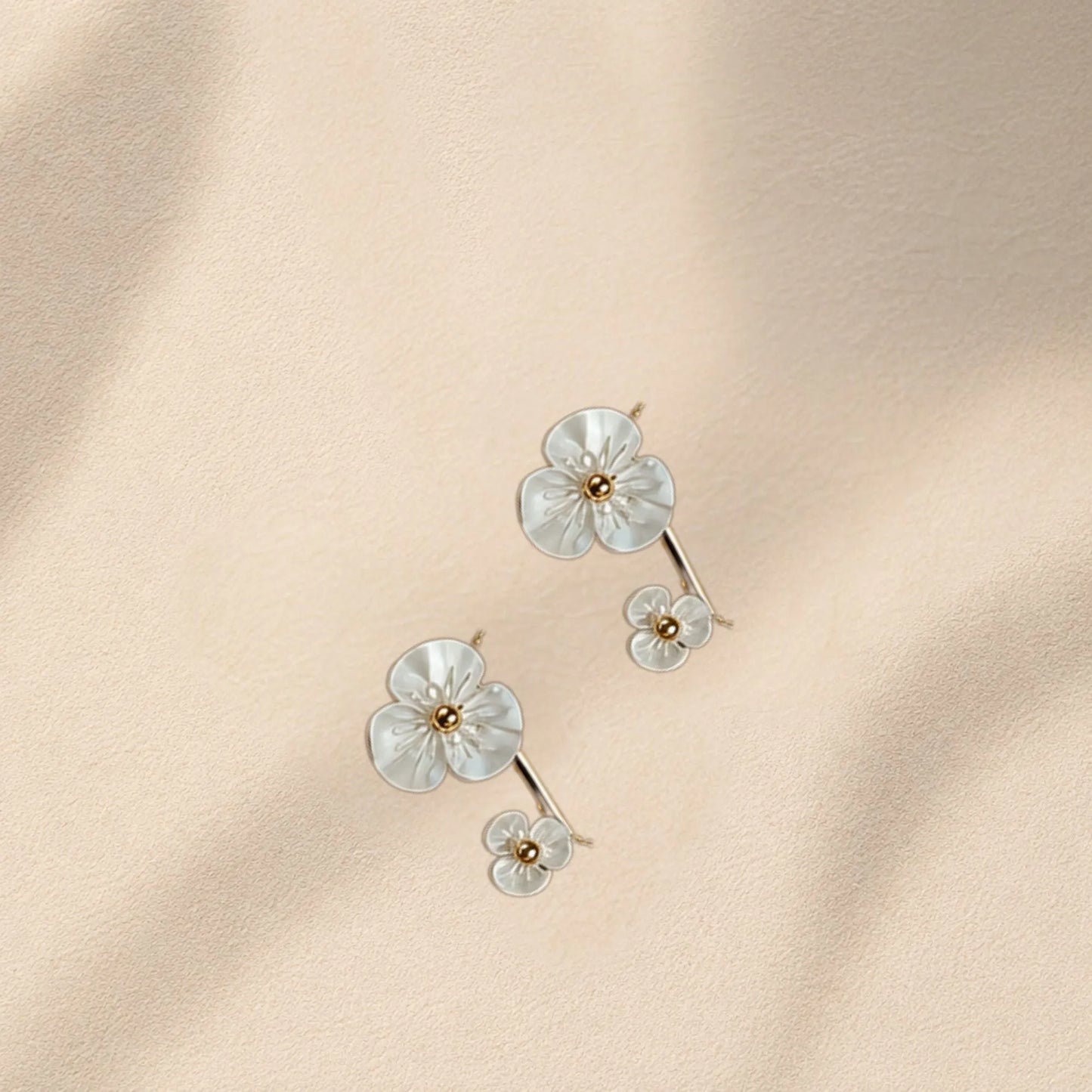 Boucles Douceur Maison Eluna - fleurs coquille acier doré - cadeau naissance maman
