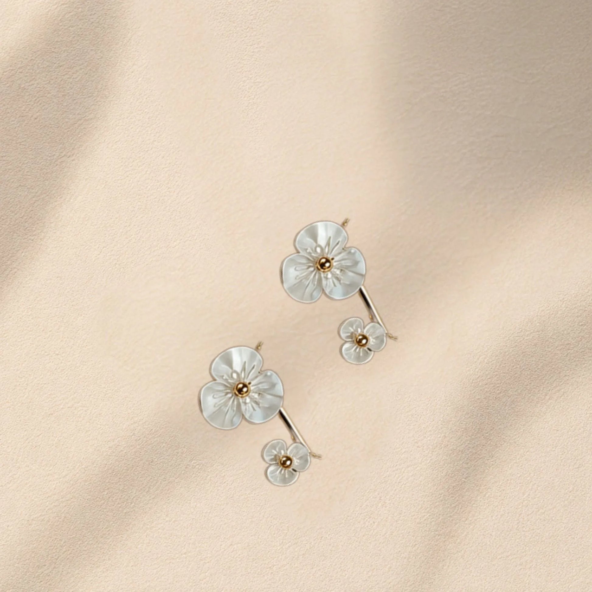 Boucles Douceur Maison Eluna - fleurs coquille acier doré - cadeau naissance maman